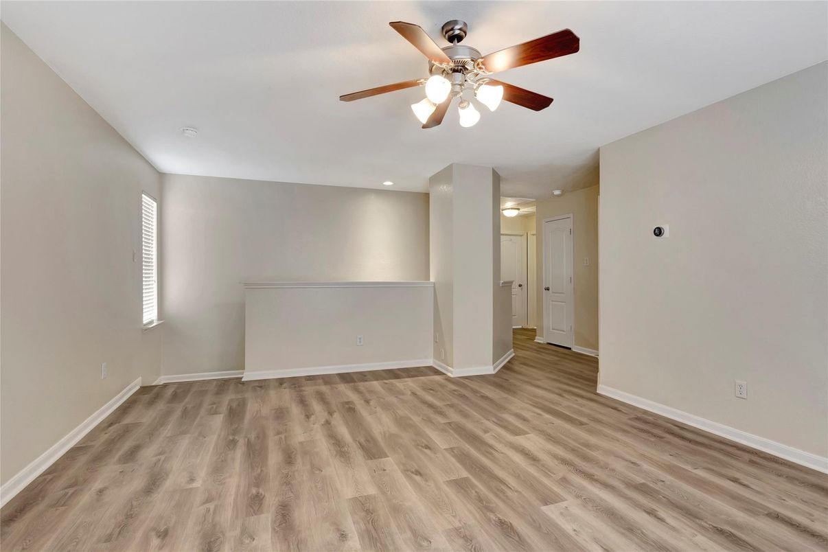 Empty room, Interior, Recessed Lighting, Wood Texture Flooring