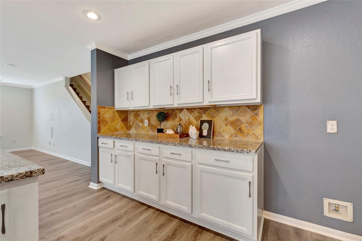 Interior, Kitchen, Recessed Lighting, Wood Texture Flooring