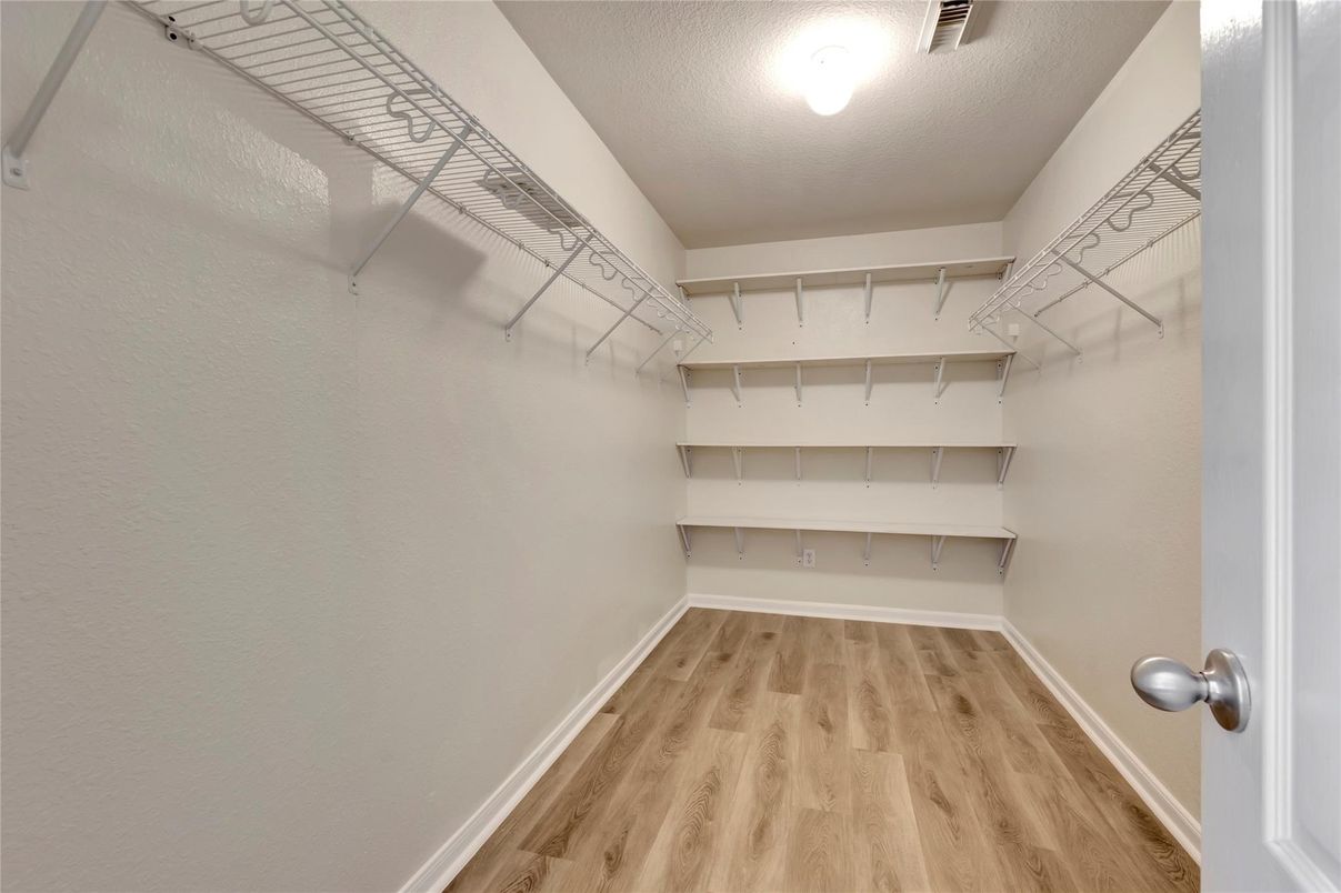 Interior, Walk-in Closets, Wood Texture Flooring