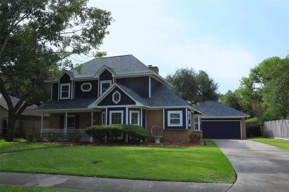 Attached, Exterior, Facade, Brick Facade, Ranch