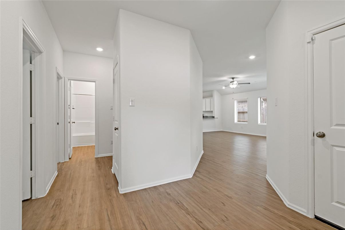 Empty room, Interior, Recessed Lighting, Wood Texture Flooring