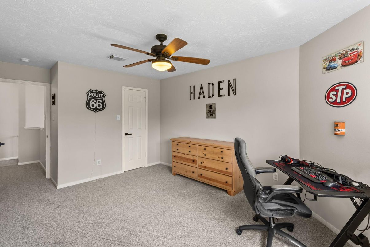 Home Office, Interior