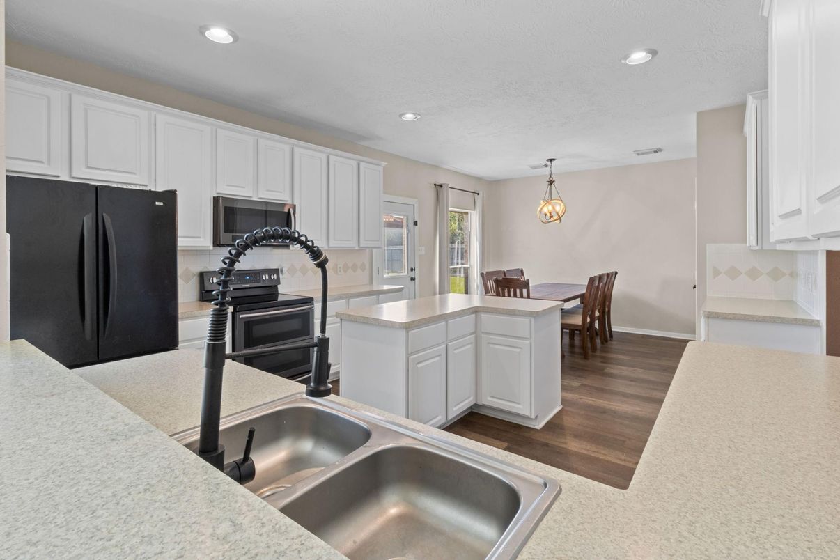 Dining room, Interior, Kitchen, Pendant Lights, Recessed Lighting, Wood Texture Flooring