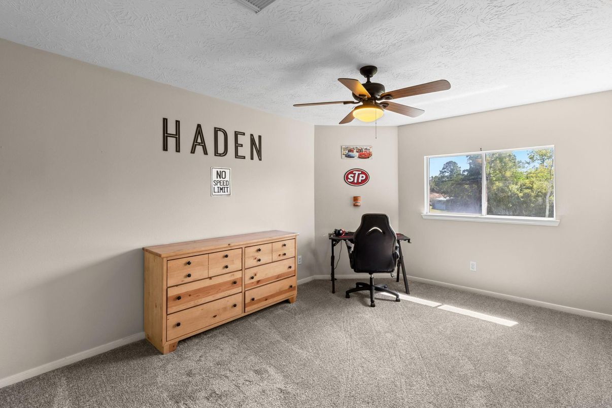 Home Office, Interior