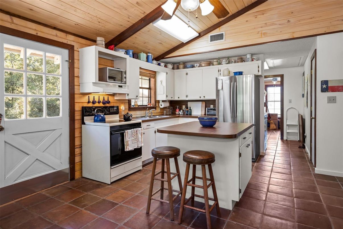Interior, Kitchen, Stainless Steel Appliances, Wooden Beams, Wooden Ceilings