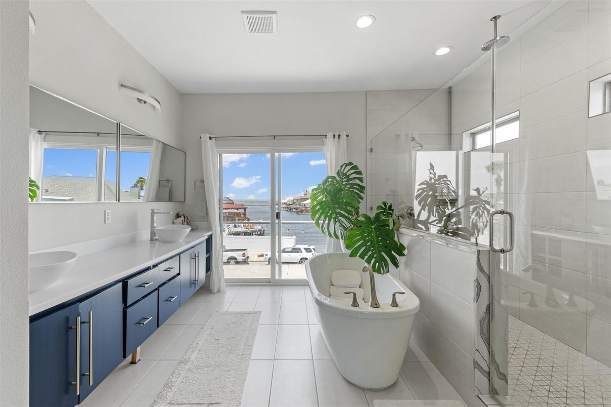 Bathroom, Dual Sink Vanities, Free Standing Baths, Glass Shower, Interior, Recessed Lighting, Water