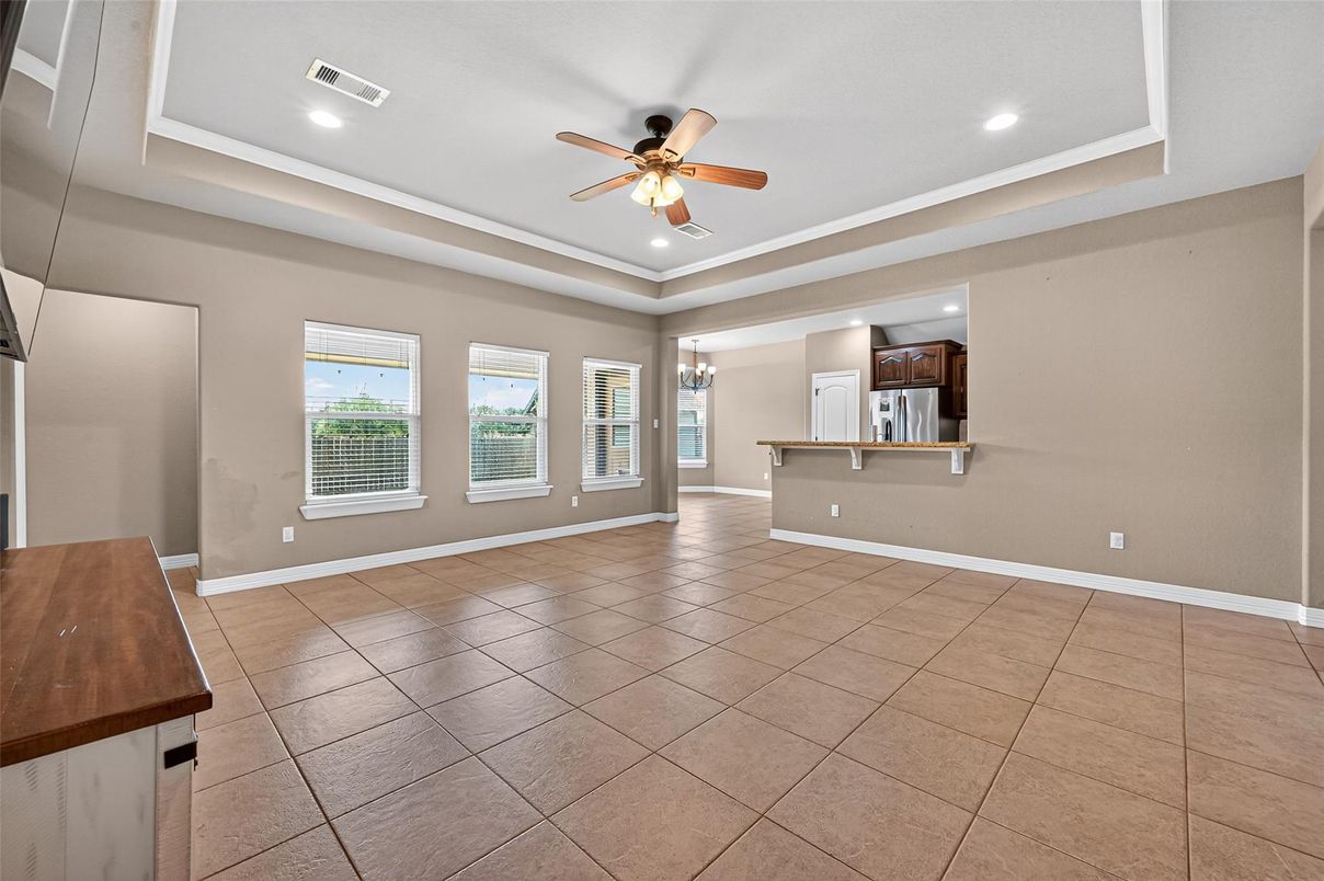 Empty room, Interior, Recessed Lighting