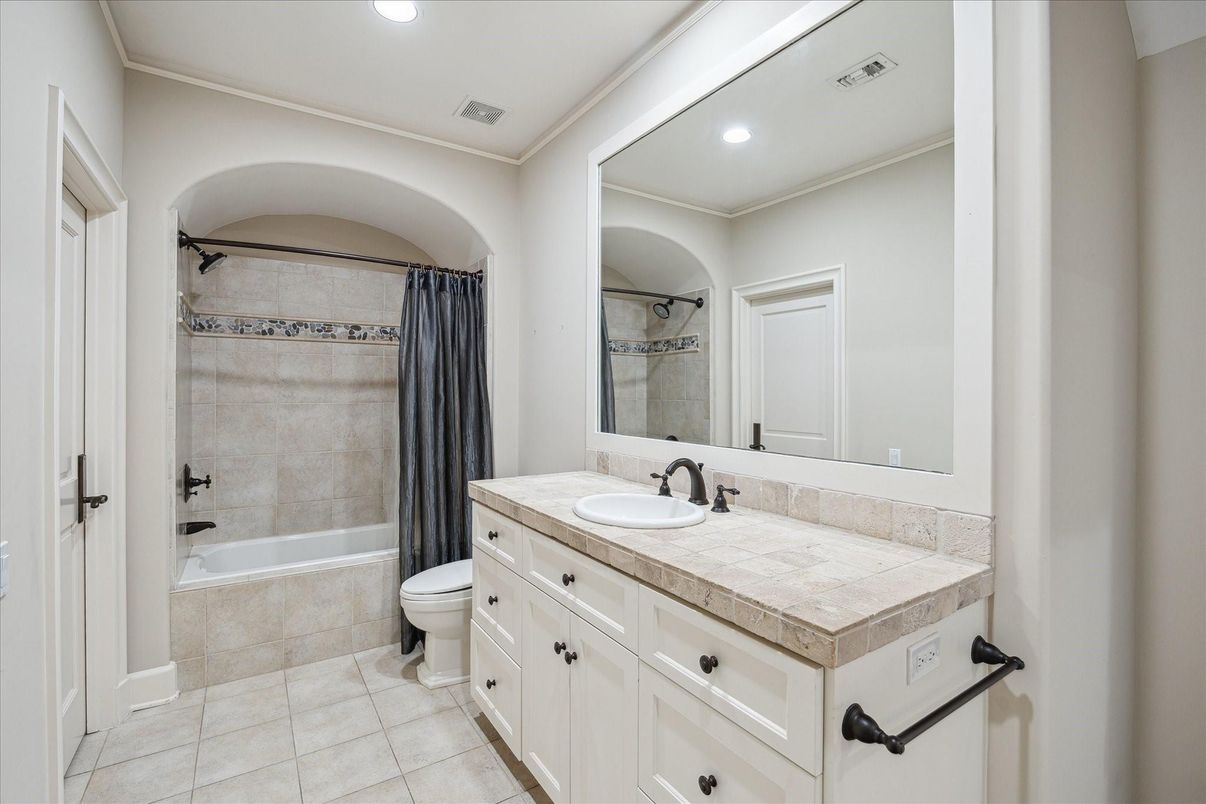 Bathroom, Interior, Recessed Lighting, Tile Countertops