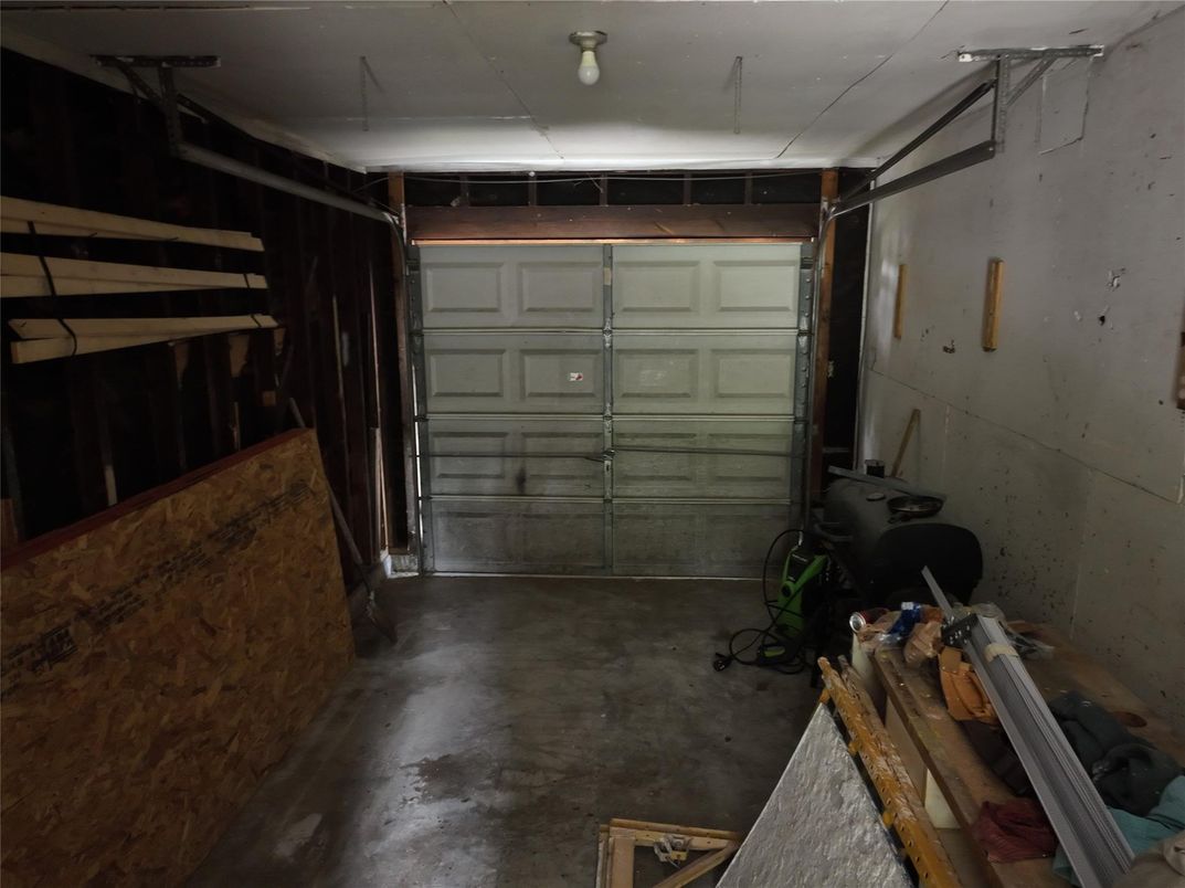 Garage, Interior