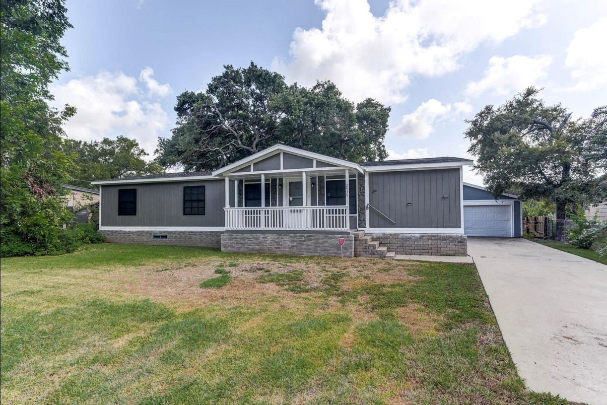 Backyard, Detached Garage, Exterior