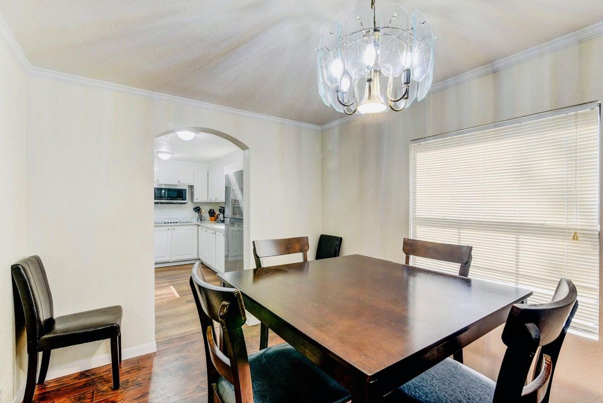 Chandelier, Dining room, Interior, Kitchen, Wood Texture Flooring