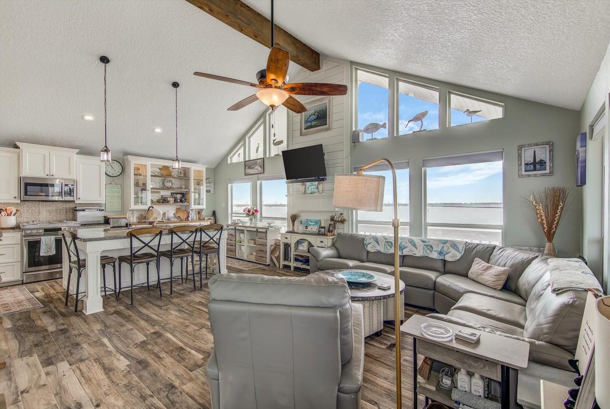 Interior, Kitchen, Living room, Pendant Lights, Recessed Lighting, Water, Wood Texture Flooring