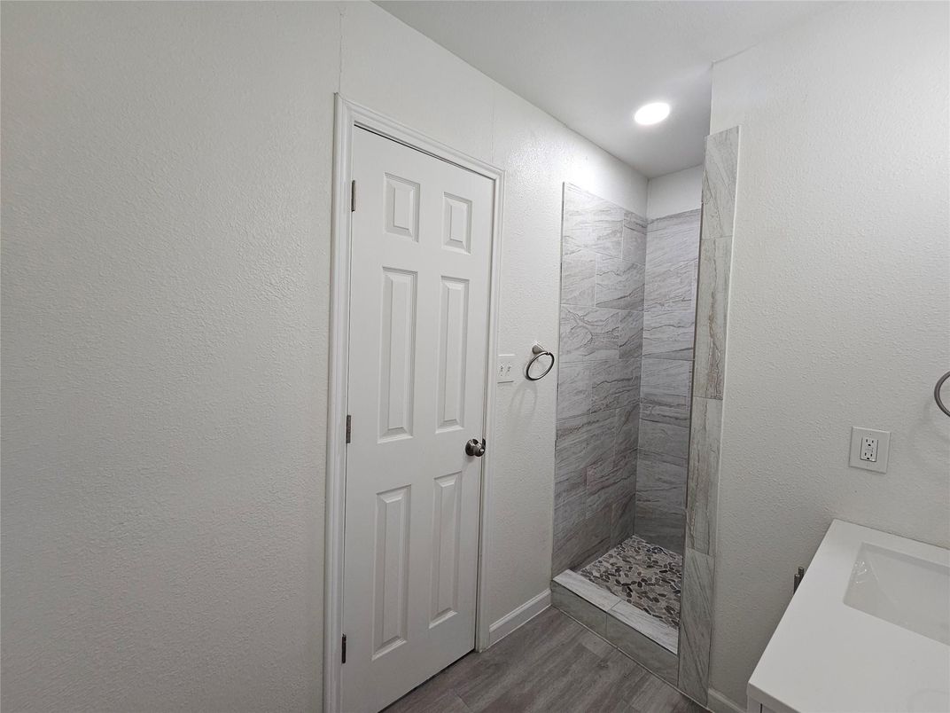 Bathroom, Interior, Recessed Lighting, Wood Texture Flooring