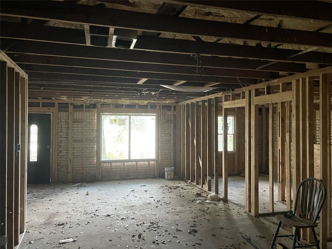 Empty room, Interior, Wooden Beams, Wooden Walls