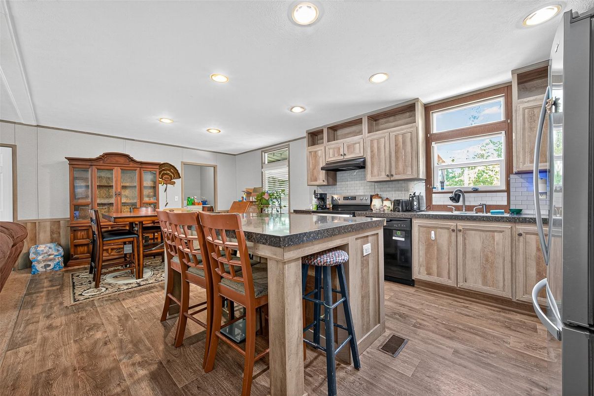 Dining room, Interior, Kitchen, Recessed Lighting, Wood Texture Flooring
