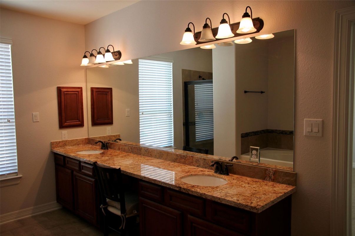 Bathroom, Dual Sink Vanities, Interior