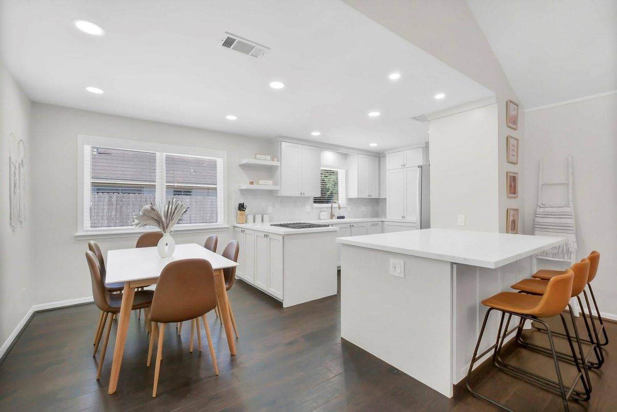 Dining room, Interior, Kitchen, Recessed Lighting, Wood Texture Flooring