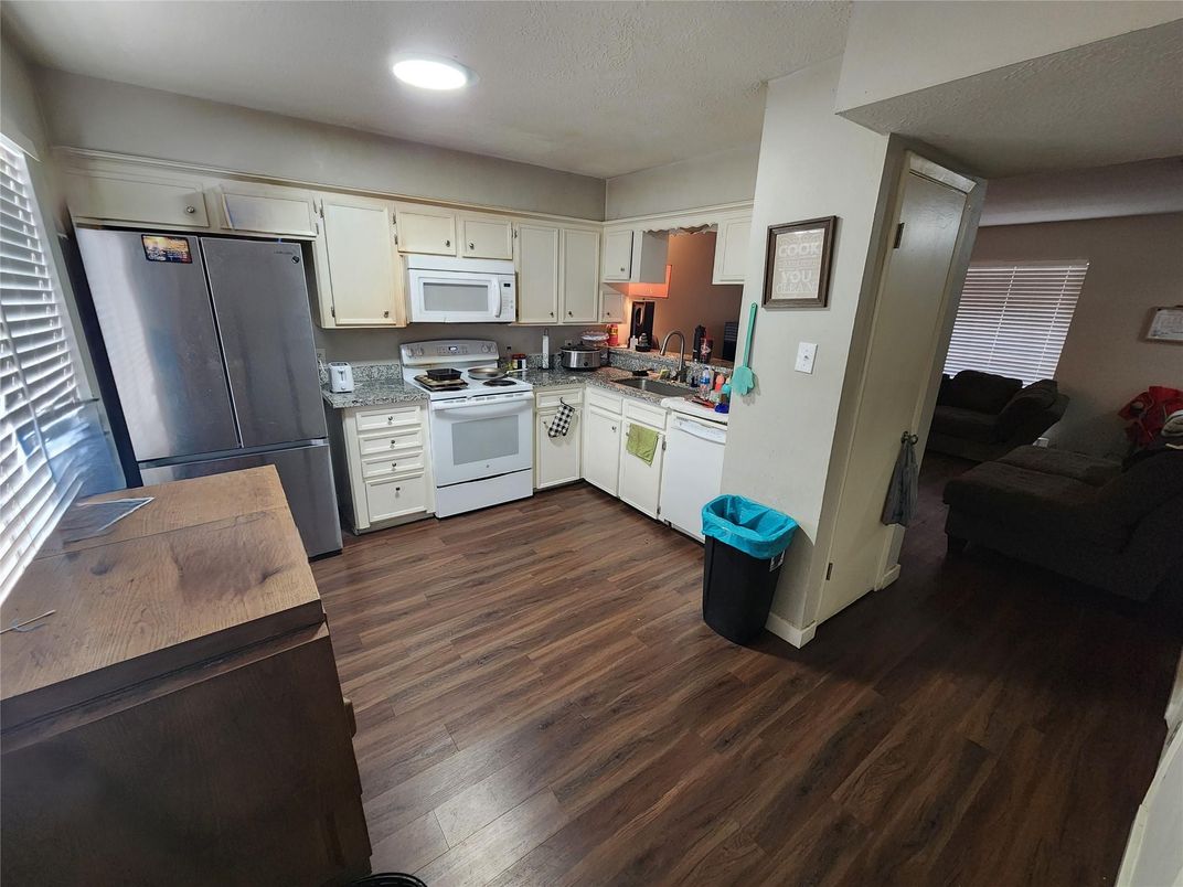 Interior, Kitchen, Recessed Lighting, Wood Texture Flooring