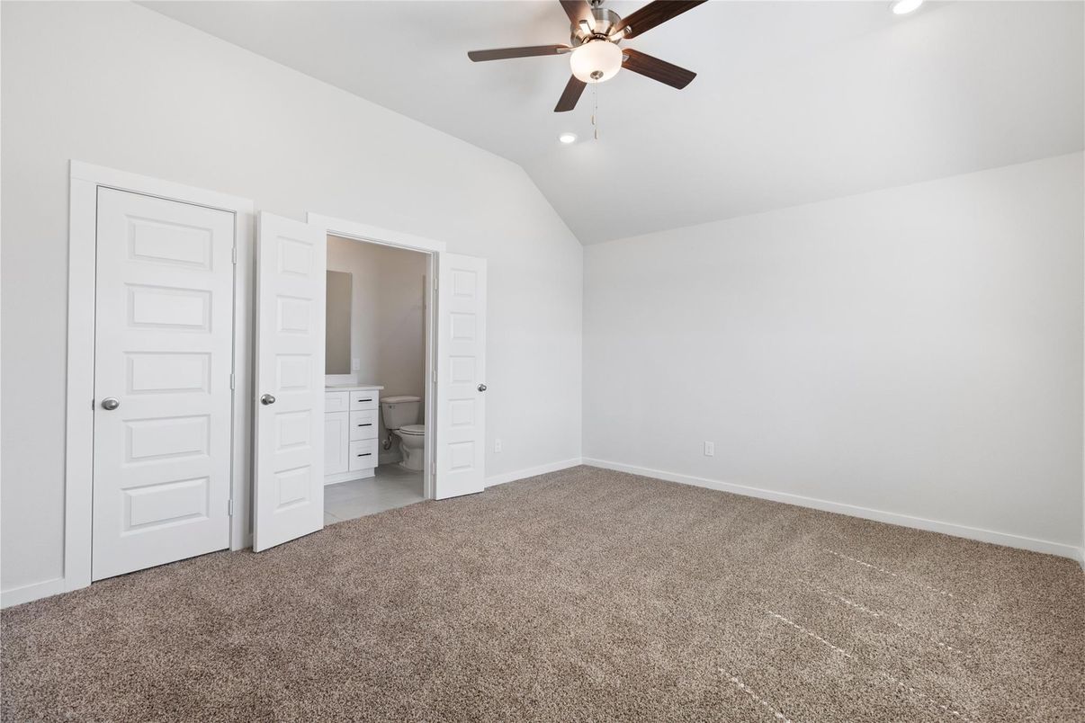 Bathroom, Empty room, Interior, Recessed Lighting