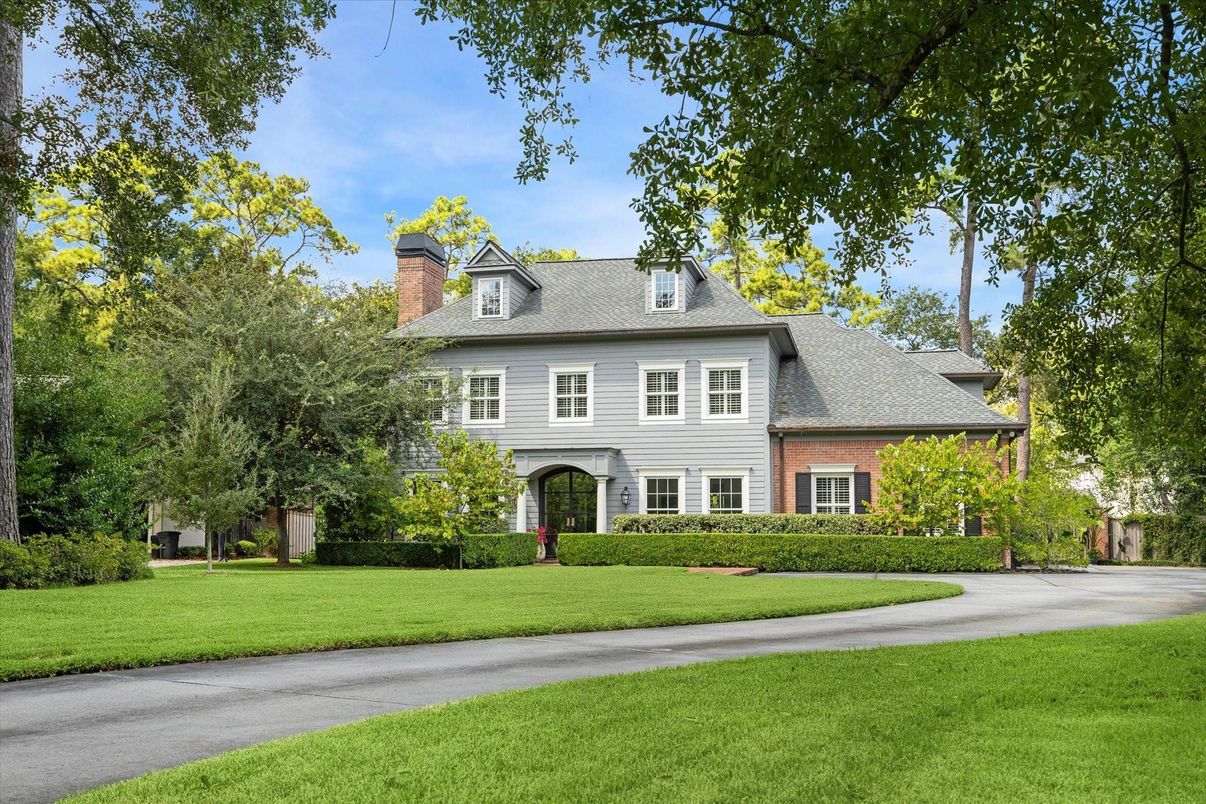 Backyard, Exterior, Facade, Brick Facade, Georgian