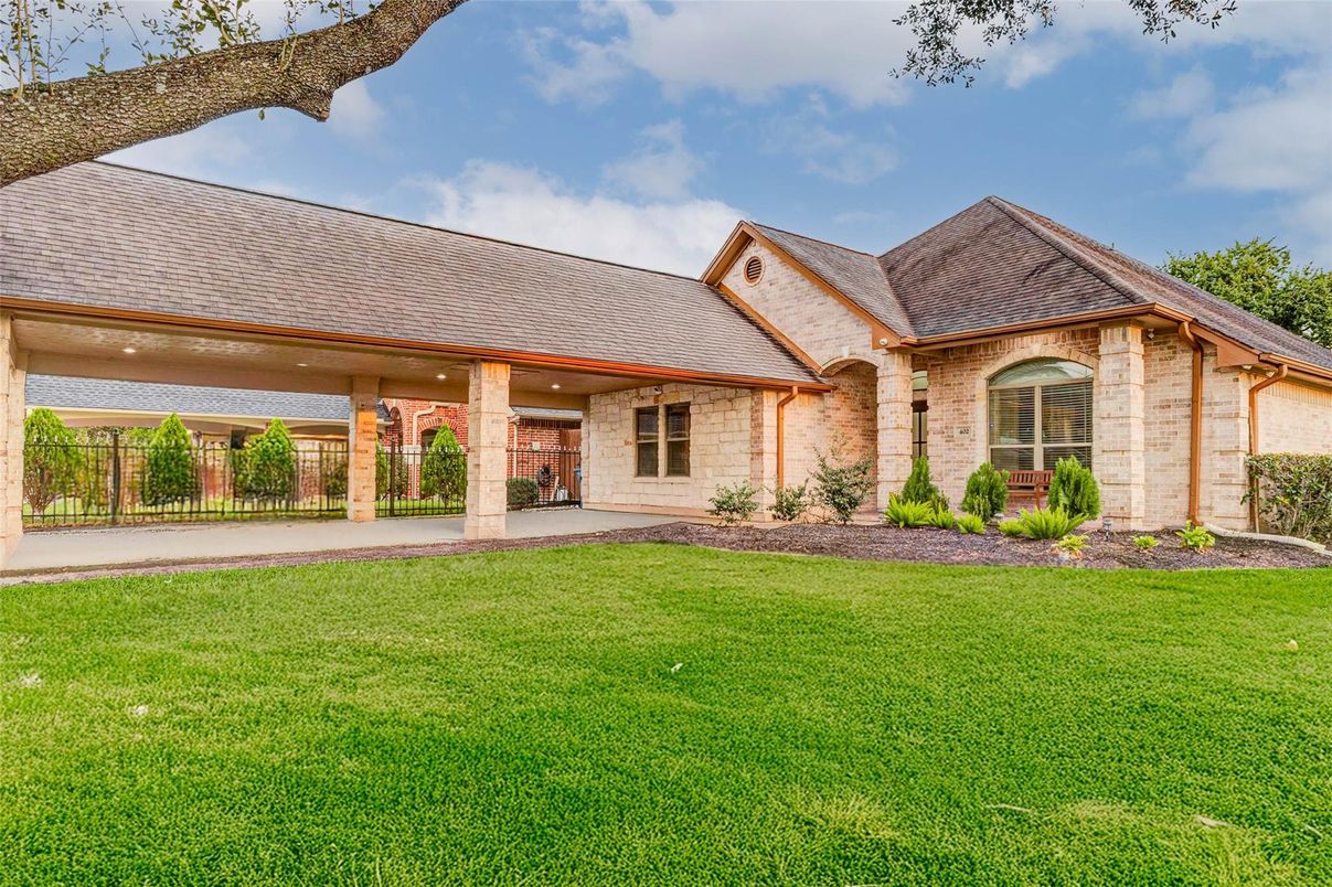 Backyard, Exterior, Facade, Brick Facade, French Provincial