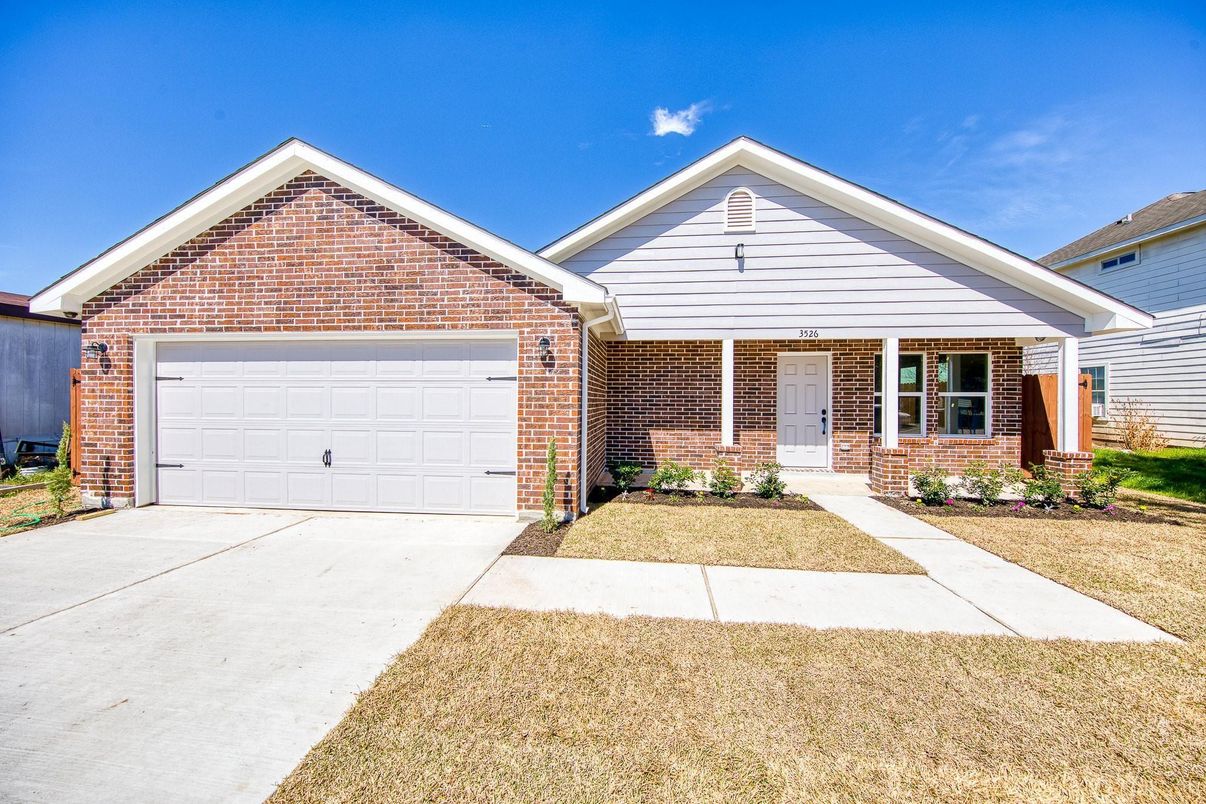 Attached, Exterior, Facade, Brick Facade, American Craftsman