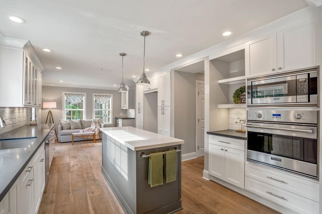 Interior, Kitchen, Living room, Pendant Lights, Recessed Lighting, Stainless Steel Appliances, Wood Texture Flooring