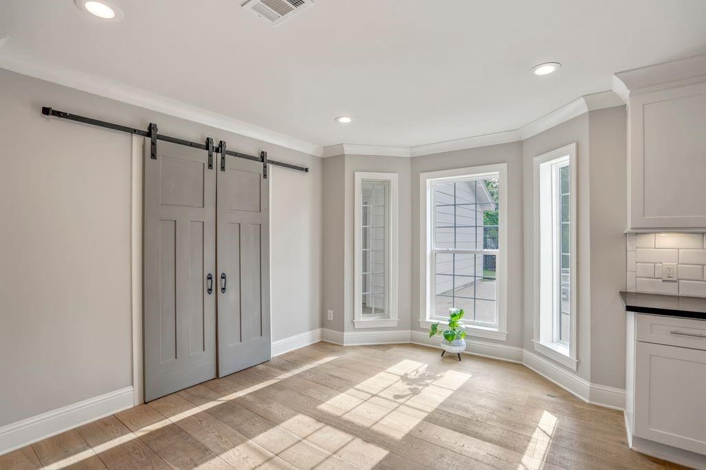 Empty room, Interior, Recessed Lighting, Wood Texture Flooring