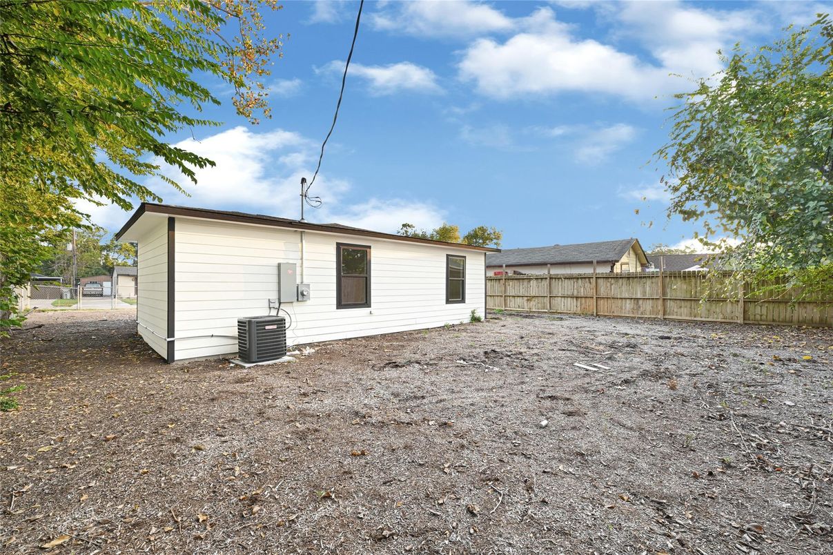 Backyard, Exterior