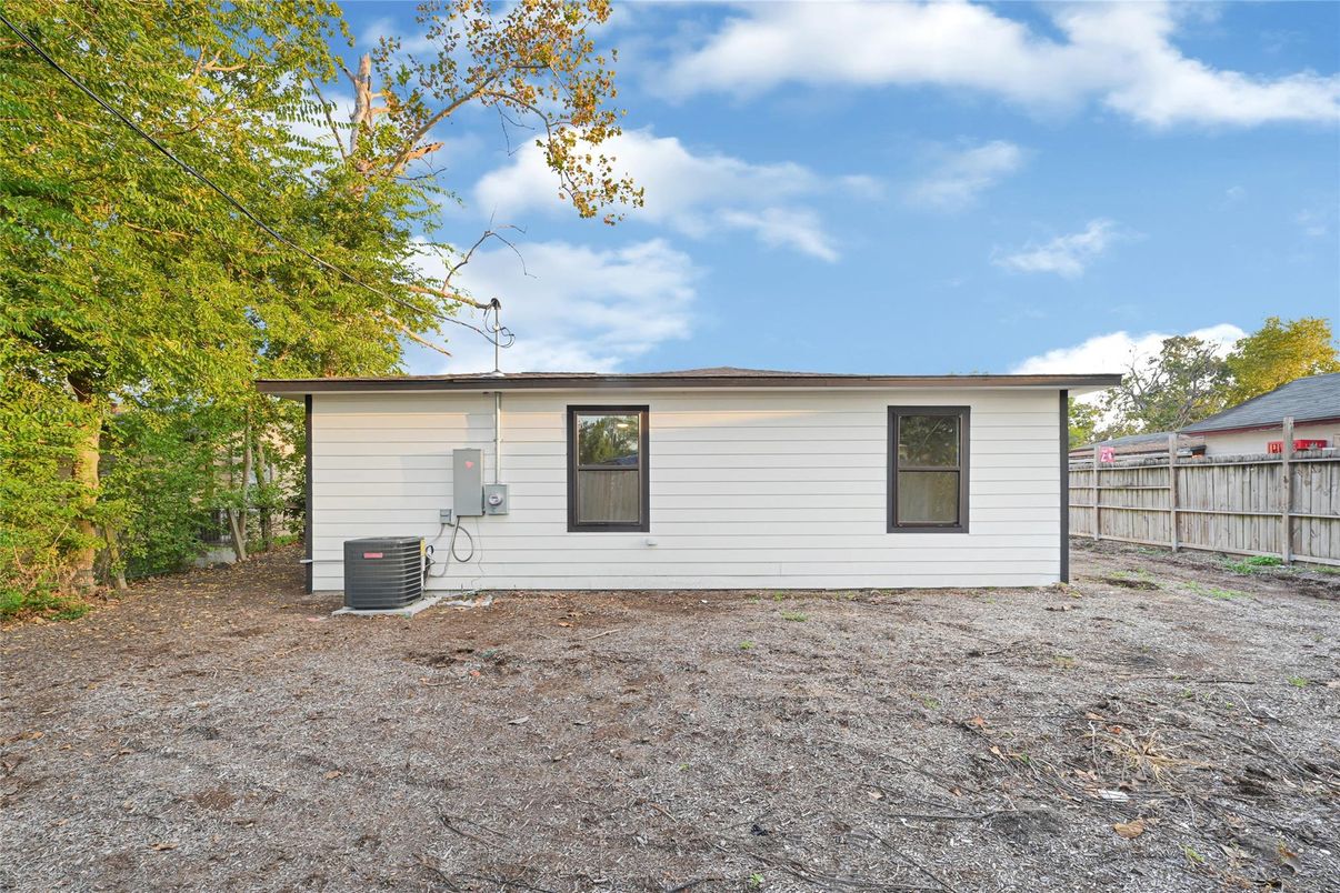Backyard, Exterior
