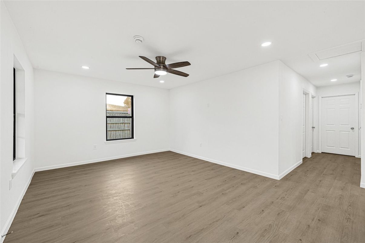 Empty room, Interior, Recessed Lighting, Wood Texture Flooring