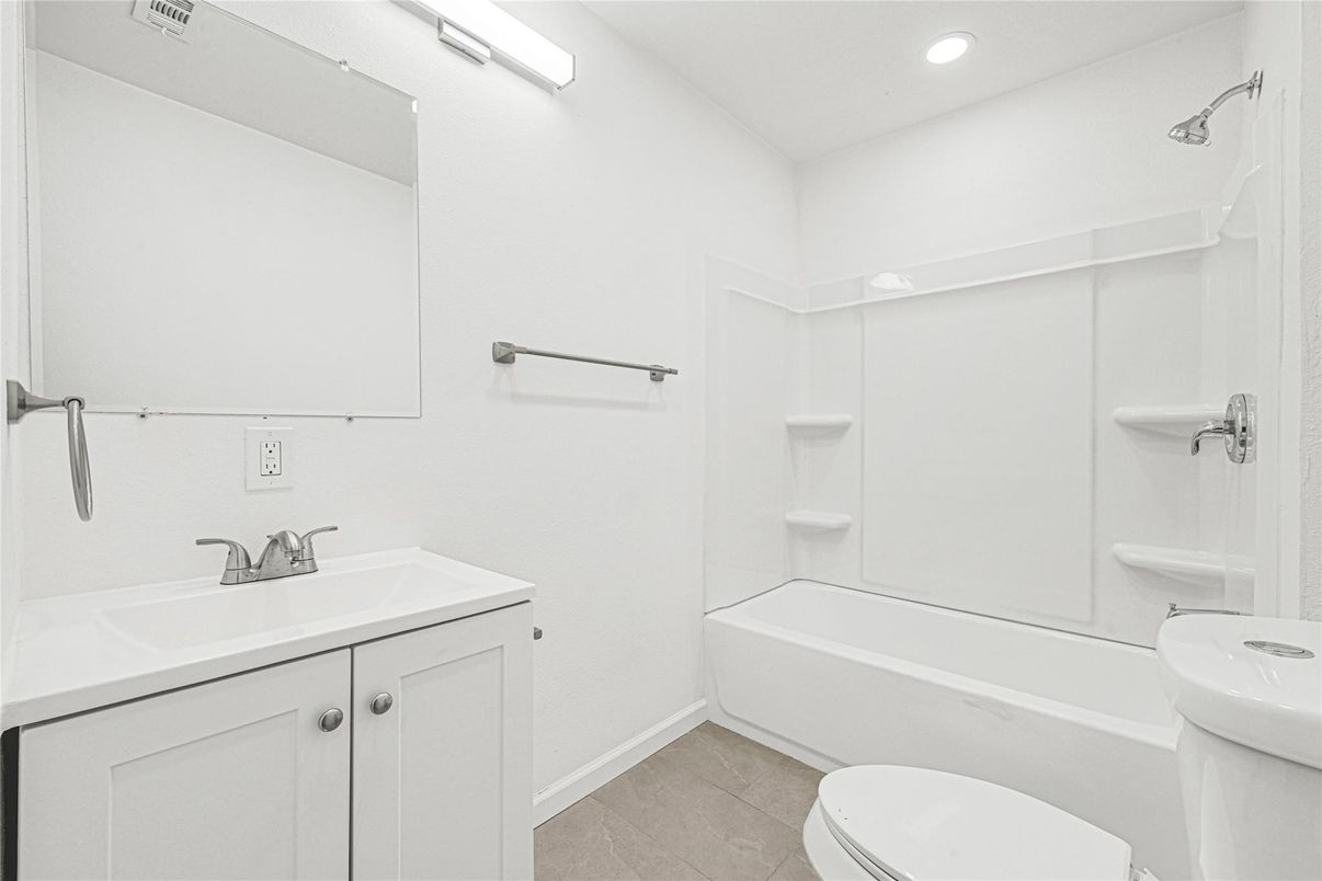 Bathroom, Interior, Recessed Lighting