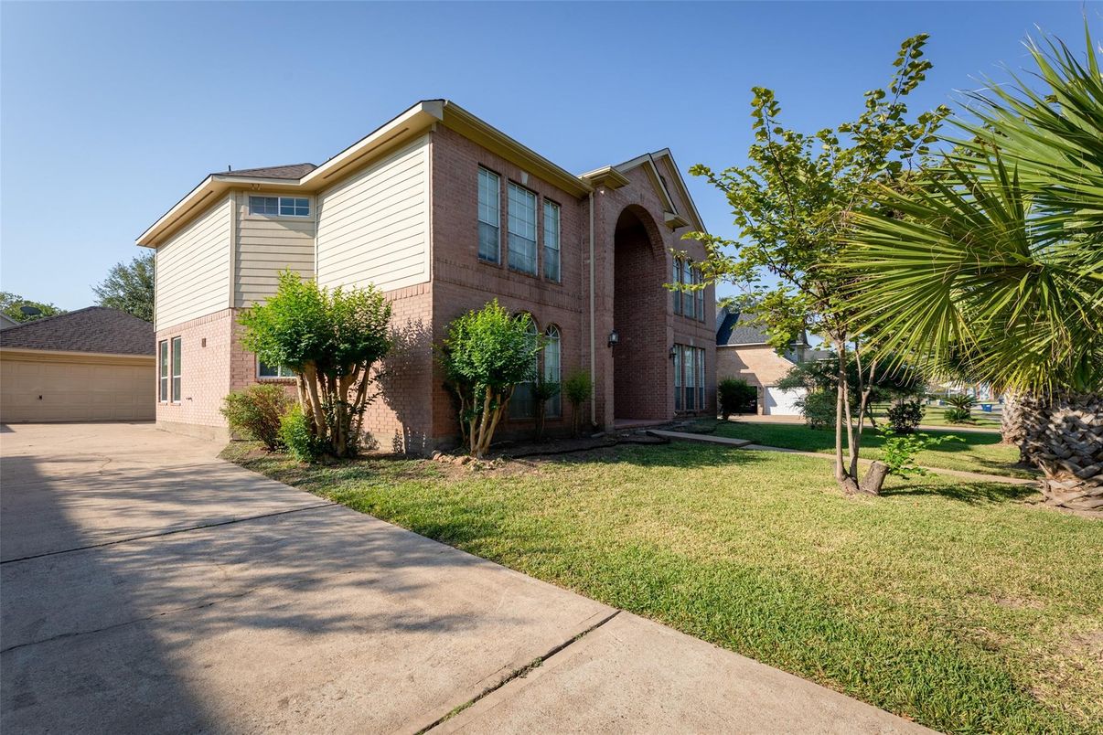 Backyard, Detached Garage, Exterior