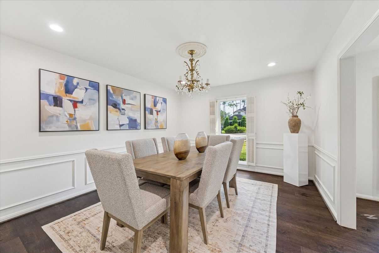 Chandelier, Dining room, Interior, Recessed Lighting, Wood Texture Flooring