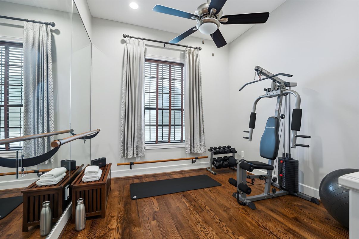 Fitness Equipment, Interior, Recessed Lighting, Wood Texture Flooring