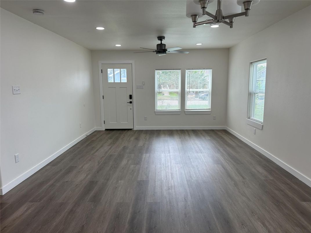 Empty room, Interior, Recessed Lighting, Wood Texture Flooring