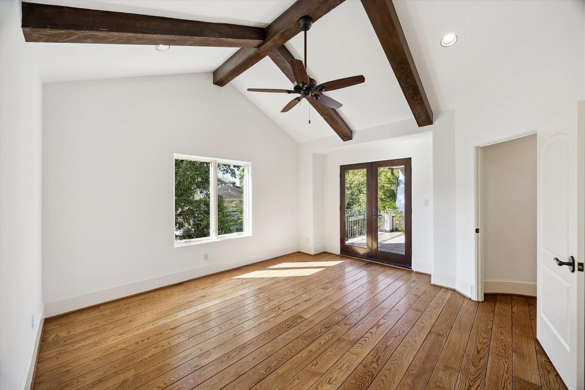 Empty room, Interior, Recessed Lighting, Wooden Beams, Wood Texture Flooring