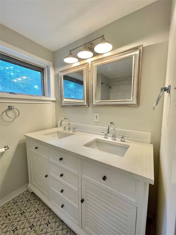 Bathroom, Dual Sink Vanities, Interior