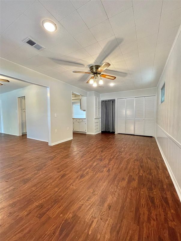 Empty room, Interior, Recessed Lighting, Wood Texture Flooring