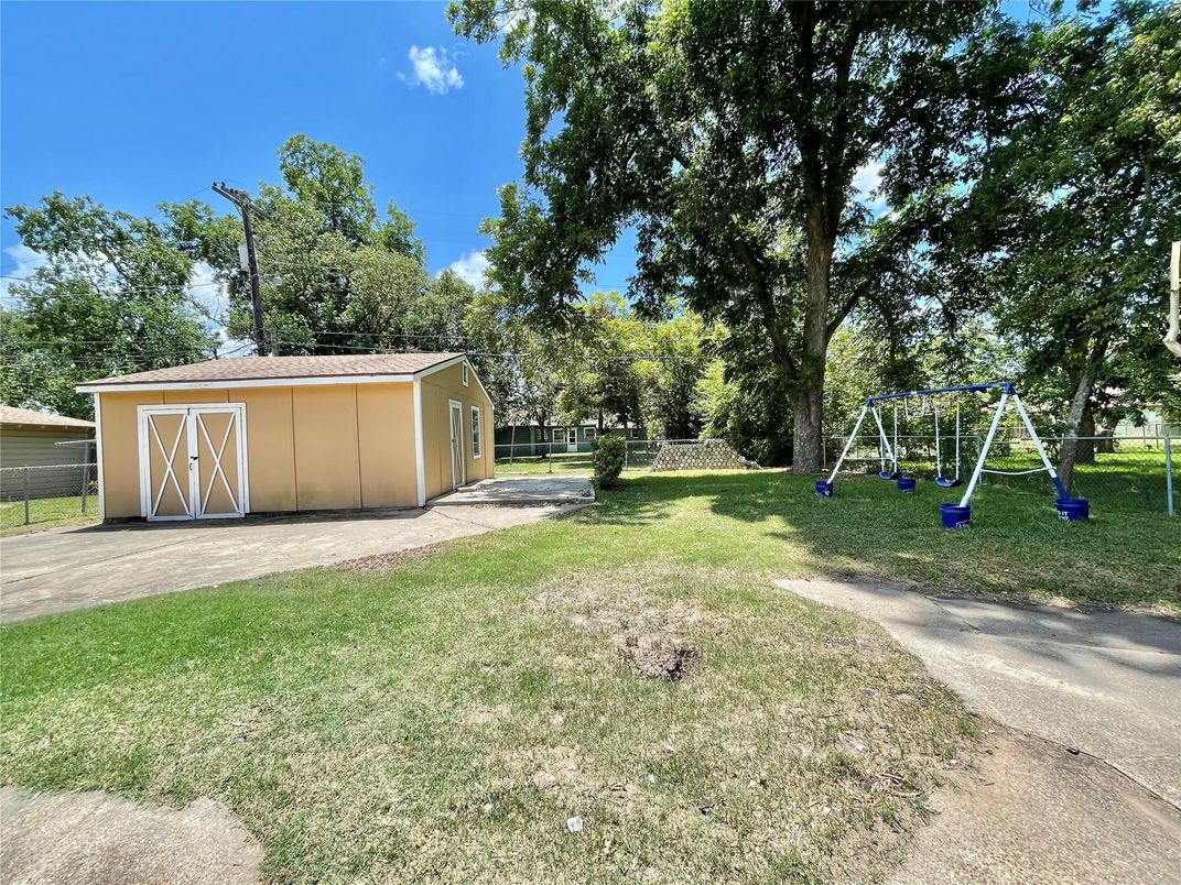 Backyard, Exterior, Playground