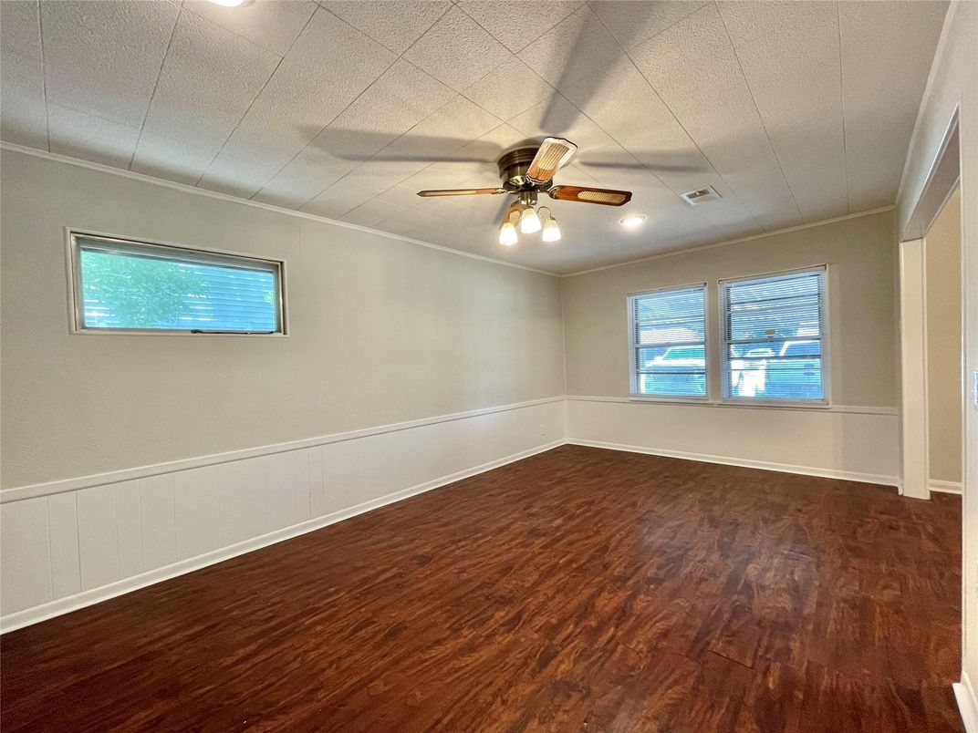 Empty room, Interior, Recessed Lighting, Wood Texture Flooring