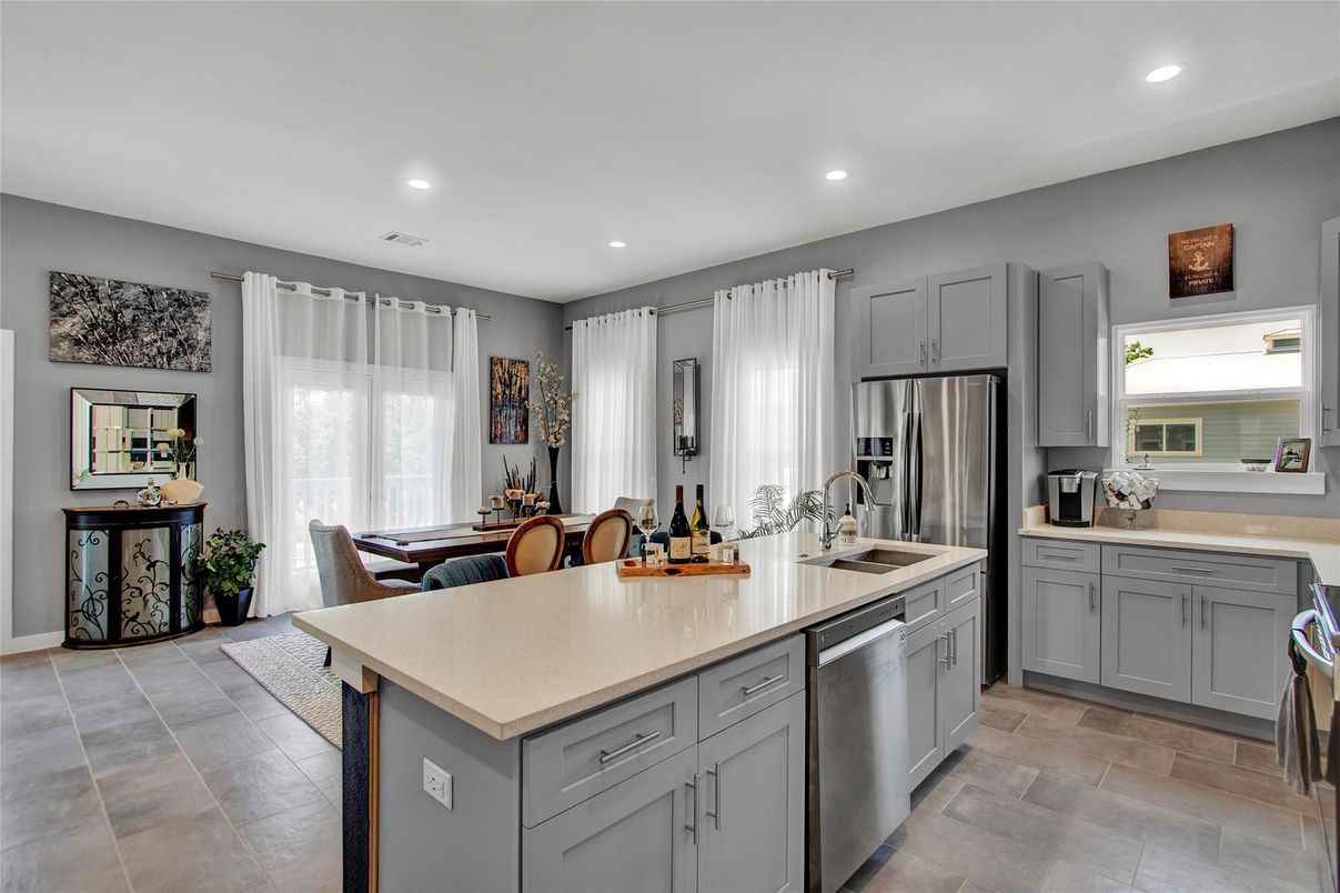 Dining room, Interior, Kitchen, Recessed Lighting, Stainless Steel Appliances