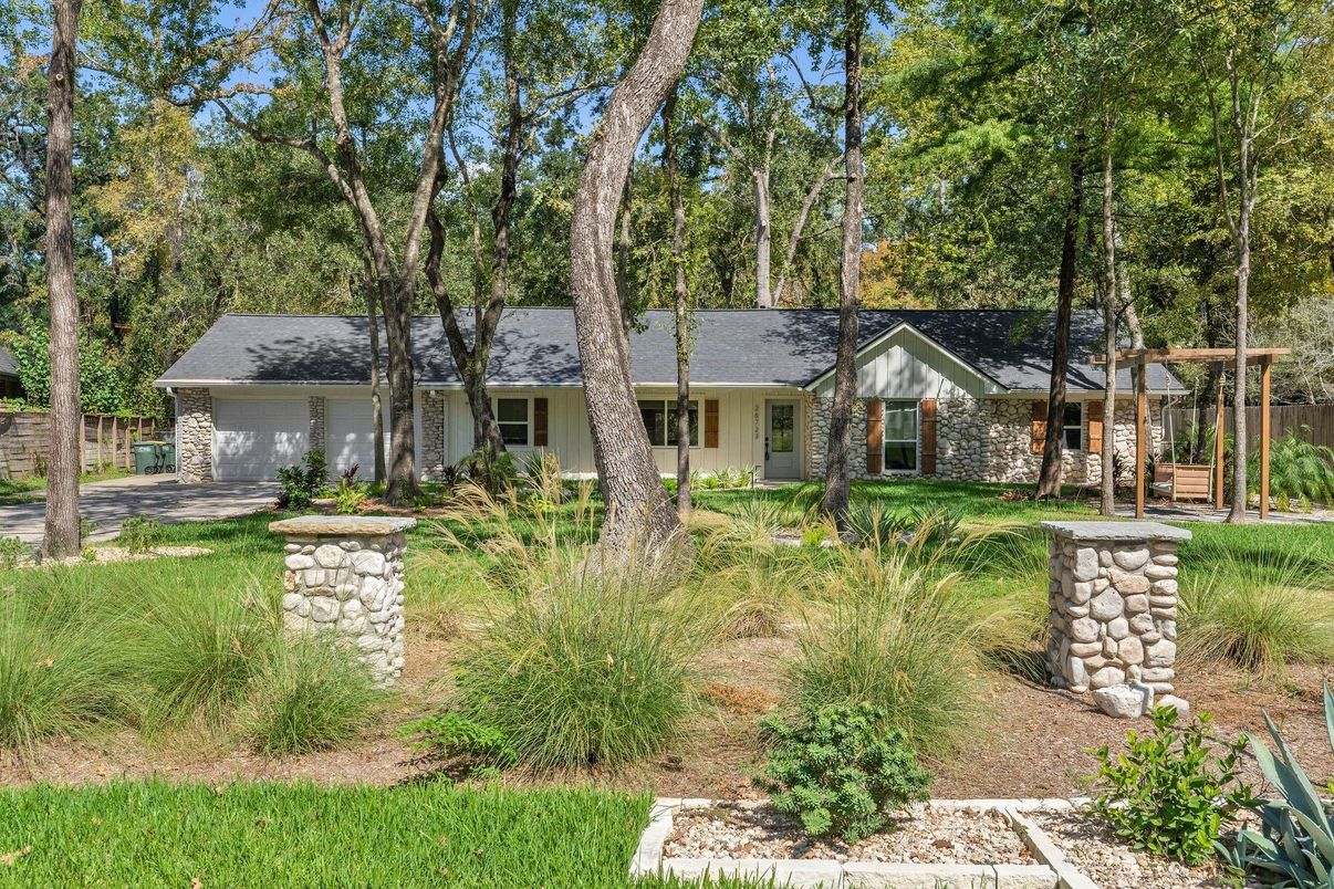Attached, Backyard, Exterior, Facade, Ranch