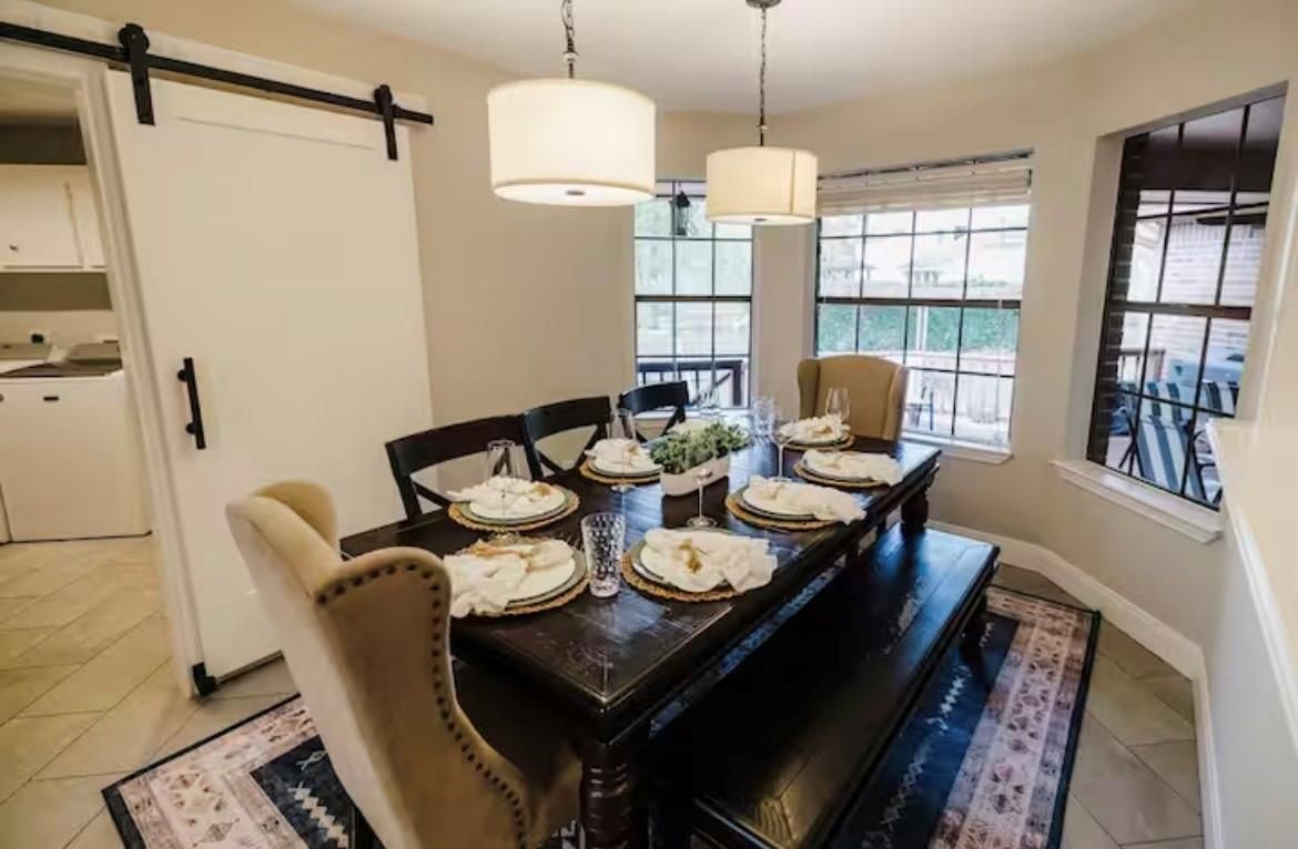 Dining room, Interior, Pendant Lights