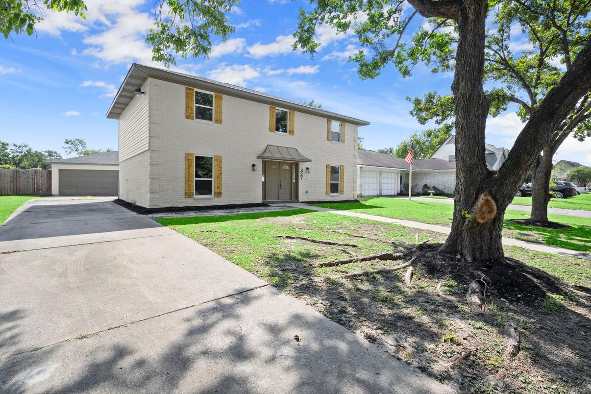 Backyard, Detached Garage, Exterior