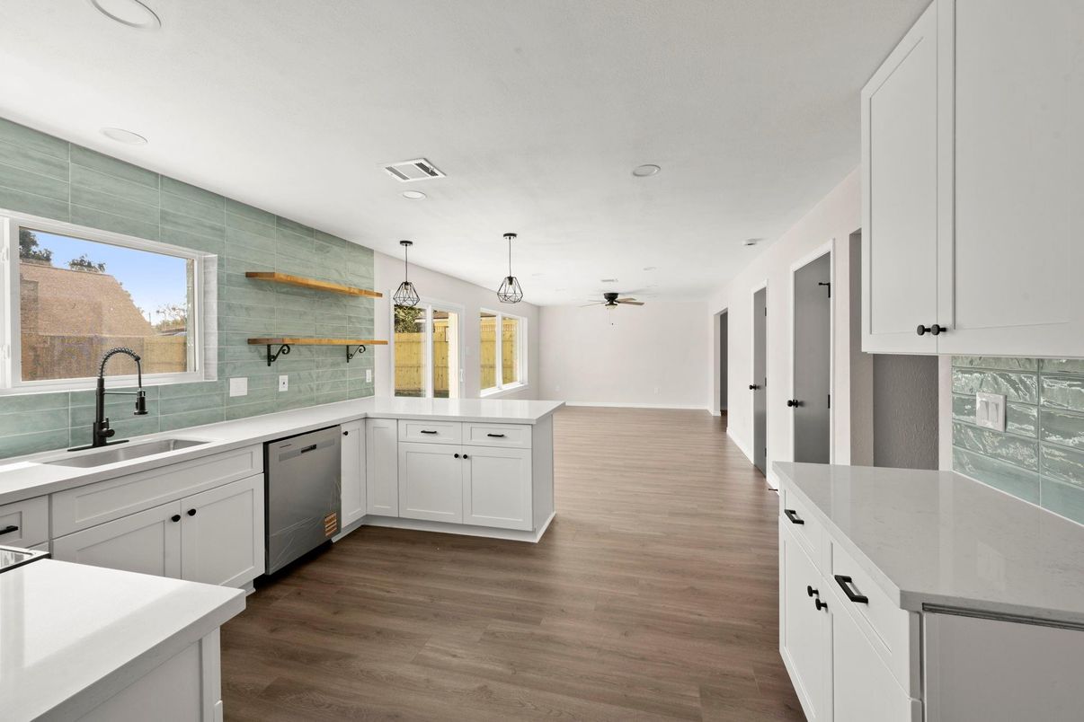 Interior, Kitchen, Pendant Lights, Recessed Lighting, Wood Texture Flooring