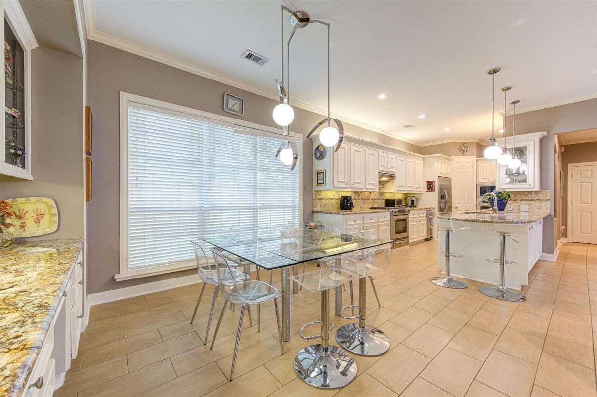 Dining room, Interior, Kitchen, Pendant Lights, Recessed Lighting