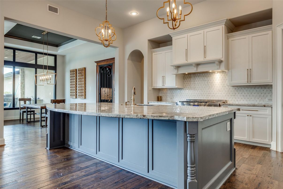 Chandelier, Dining room, Interior, Kitchen, Pendant Lights, Recessed Lighting, Wood Texture Flooring
