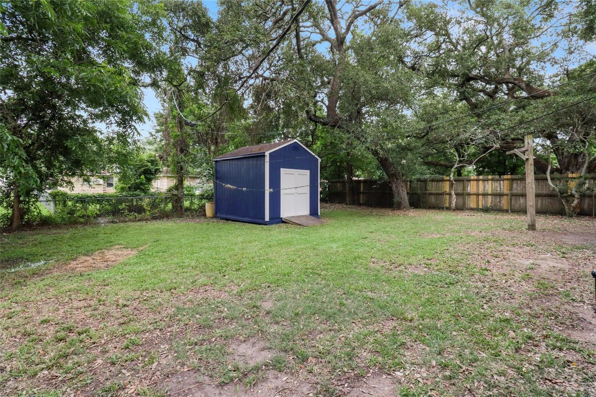 Backyard, Detached Garage, Exterior