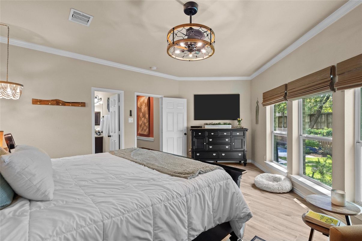 Bedroom, Interior, Pendant Lights, Wood Texture Flooring